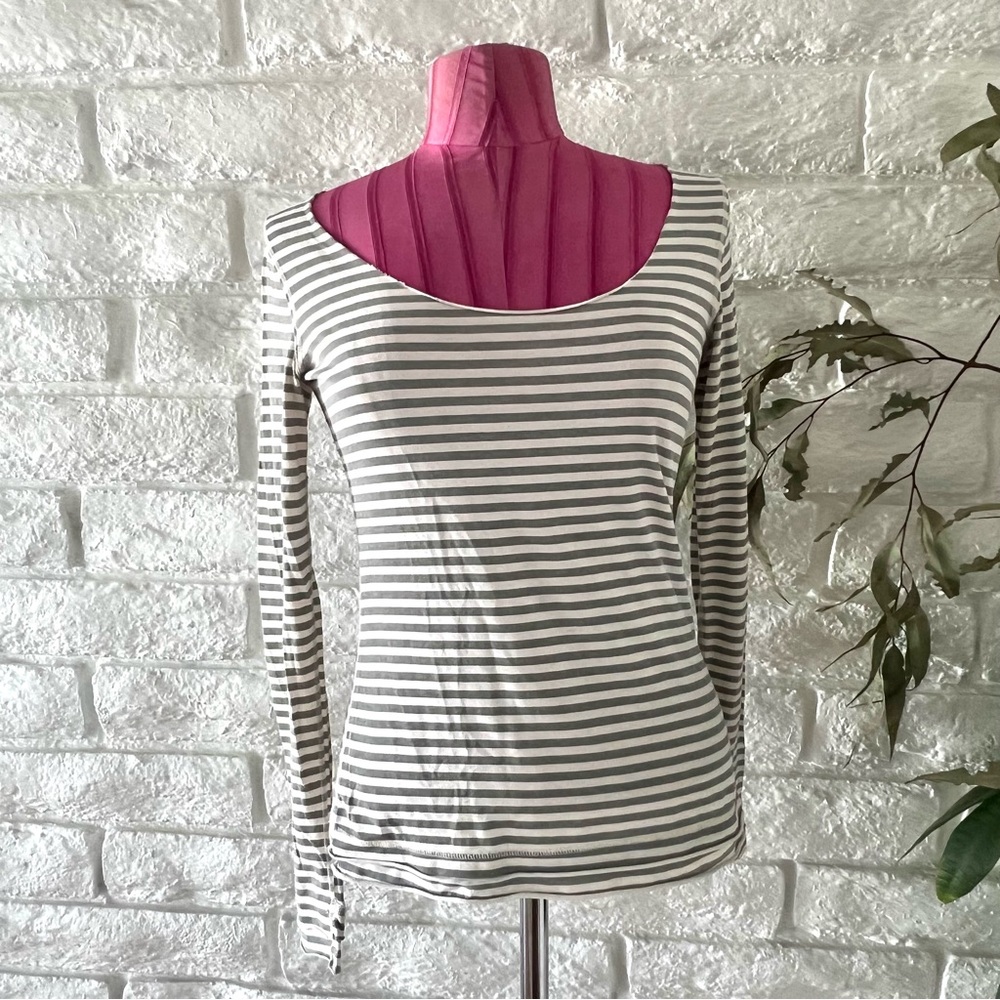 Lululemon Gray White Striped Long Sleeve Top Large A-12